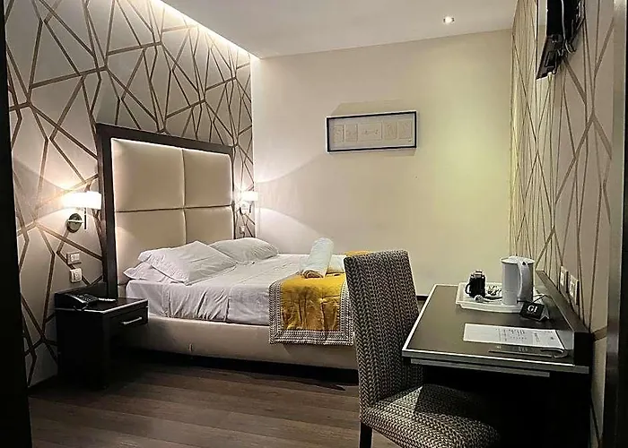 Hotel Catone District